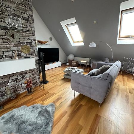 Zentrale Maisonette Mit Buero & Parkplatz Griesheim  Exteriör bild