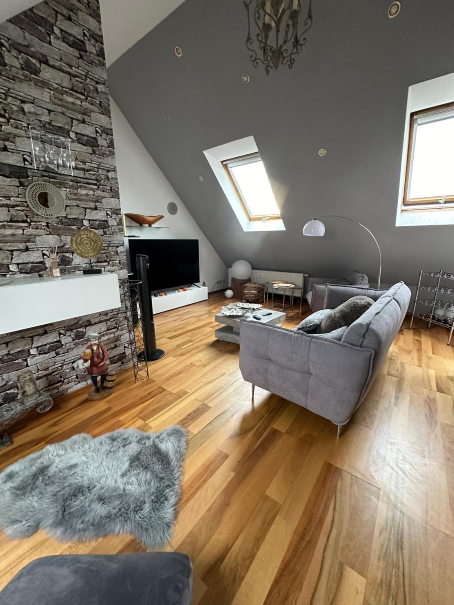 Zentrale Maisonette Mit Buero & Parkplatz Griesheim  Exteriör bild