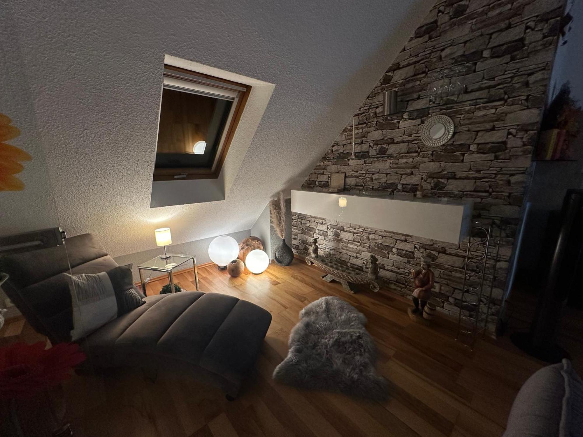 Zentrale Maisonette Mit Buero & Parkplatz Griesheim  Exteriör bild