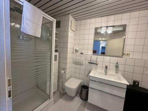 Zentrale Maisonette Mit Buero & Parkplatz Griesheim  Exteriör bild