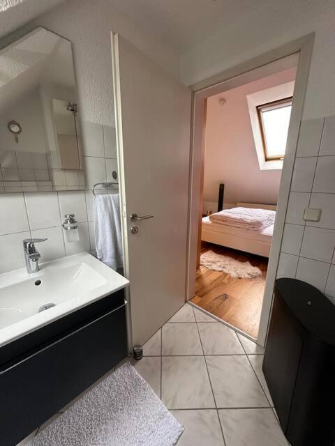 Zentrale Maisonette Mit Buero & Parkplatz Griesheim  Exteriör bild