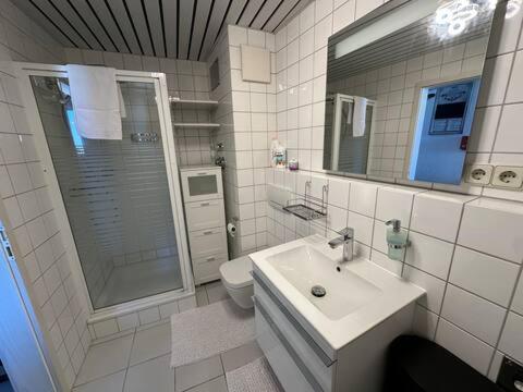 Zentrale Maisonette Mit Buero & Parkplatz Griesheim  Exteriör bild